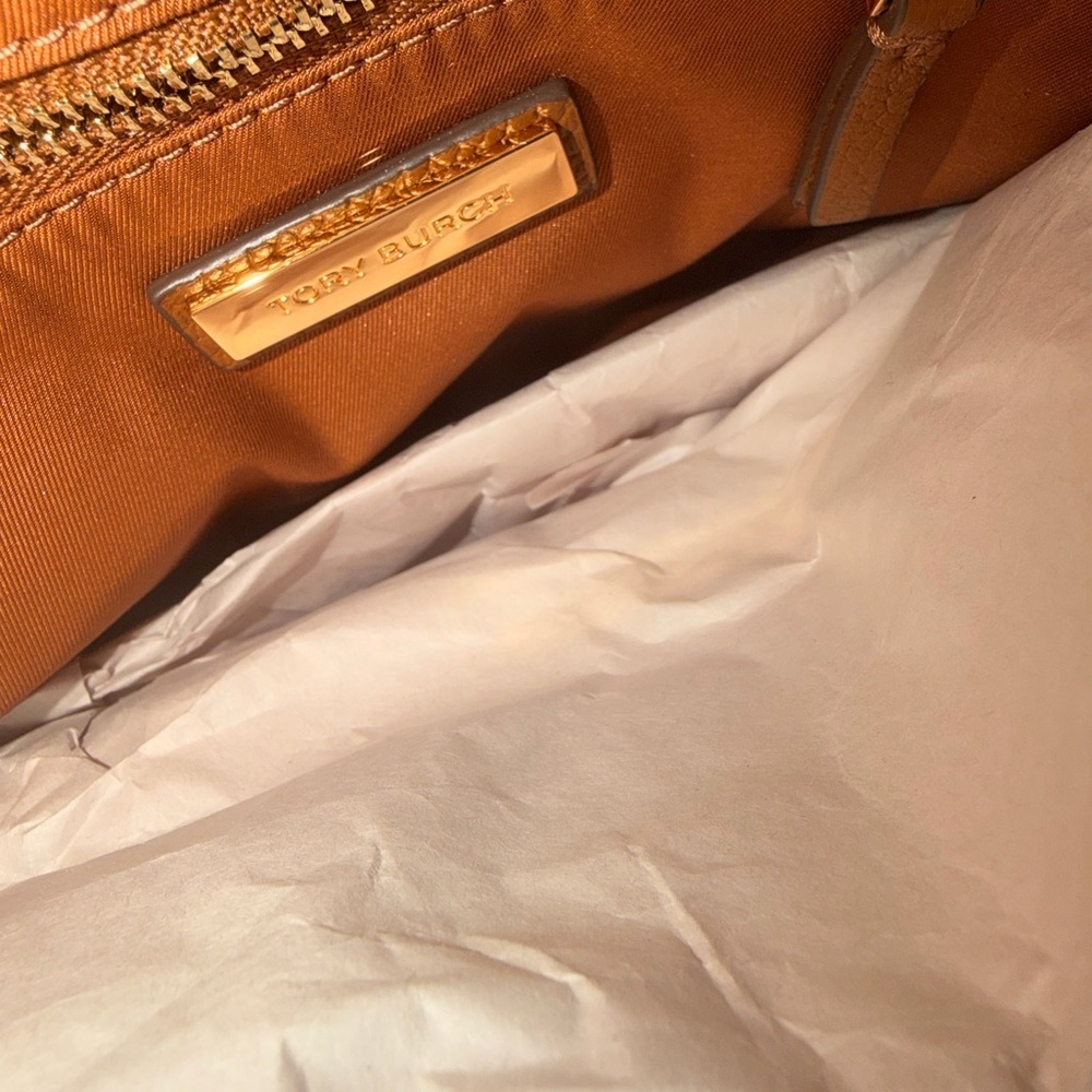NWT Tory Burch Tan Leather Crossbody with Gold Details - Picture 6 of 8